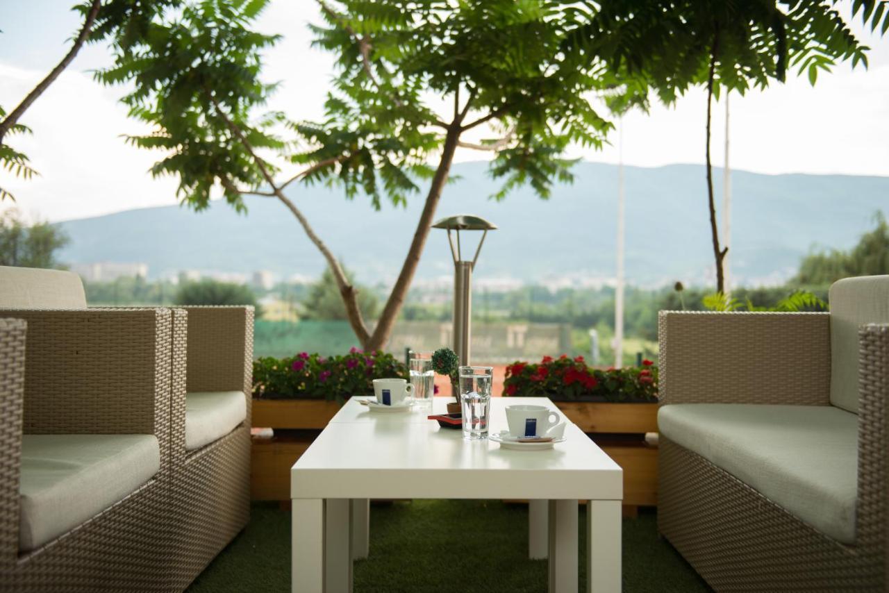 Evro Set Hotel Скопие Екстериор снимка
