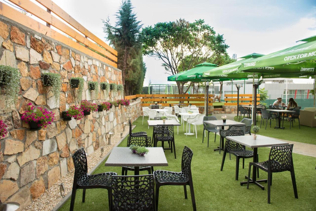 Evro Set Hotel Скопие Екстериор снимка